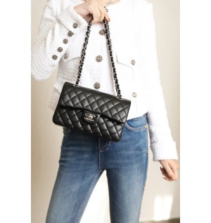 샤넬 클래식 램스킨 플랩백 스몰 23cm 은장 (하이엔드급)