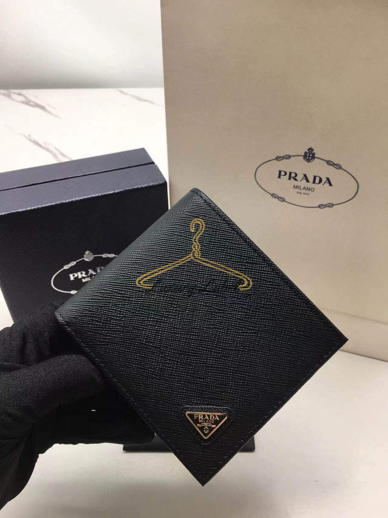 프라다 사피아노 반지갑 2M0513