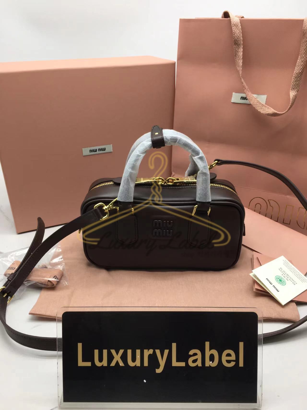 미우미우 아르카디 가죽백 레귤러 (renewal ver.)