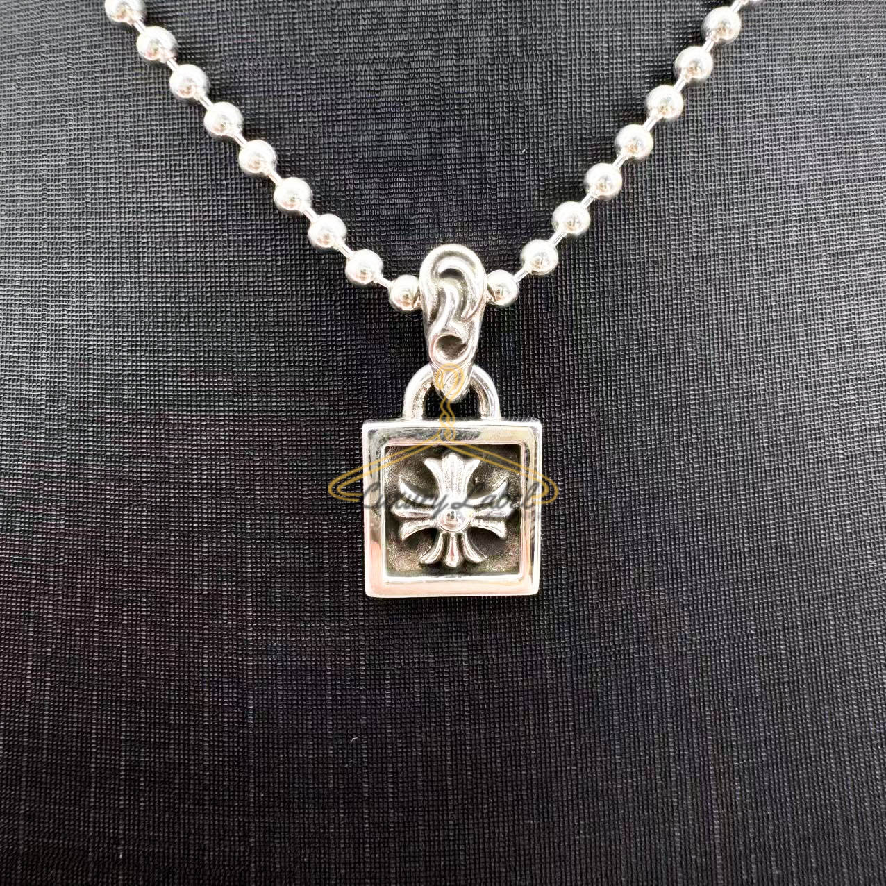 크롬하츠 ch 마티스 크로스 프레임 펜던트