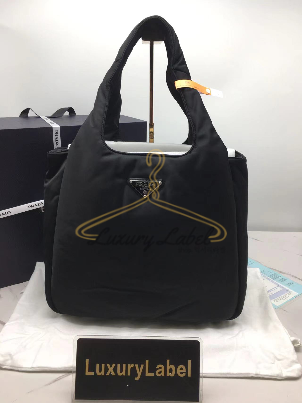 프라다 소프트 나파가죽 미디움 패딩백