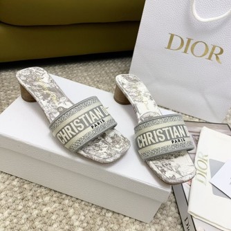 디올 디웨이 뮬 힐 뜨왈드주이