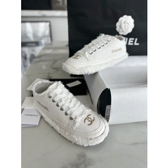샤넬 CC 프린지 자수 디테일 스니커즈