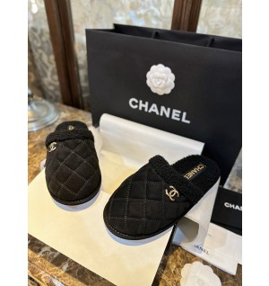 샤넬 스웨이드 퀼팅 시어링 CC로고 뮬