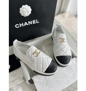 샤넬 퀼팅 슬립 온