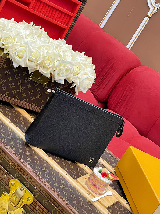 루이비통 타이가 포쉐트 보야주MM M30450