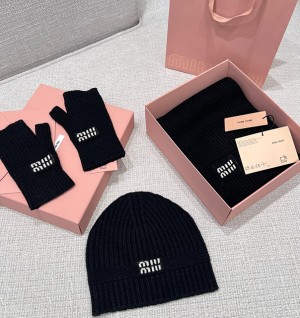미우미우 로고 니트 비니 / 장갑 / 머플러