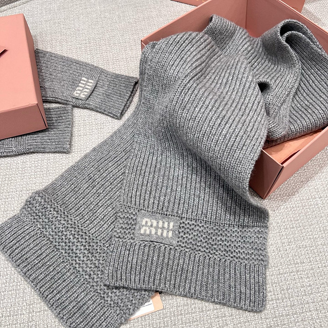 미우미우 로고 니트 비니 / 장갑 / 머플러