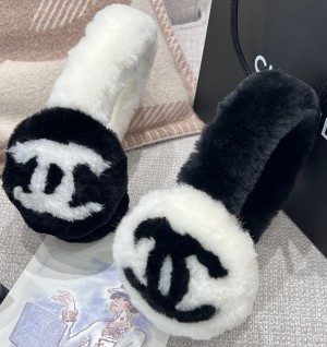 샤넬 CC 로고 귀마개 (컬러 블랙, 화이트)