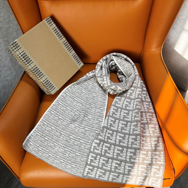 펜디 FF 로고 니트 머플러