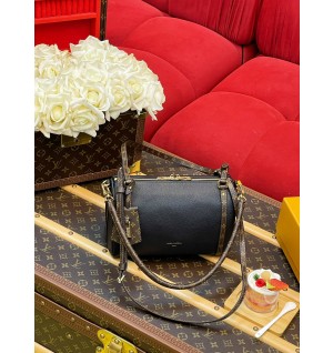 루이비통 익스프레스 PM 블랙 M26039