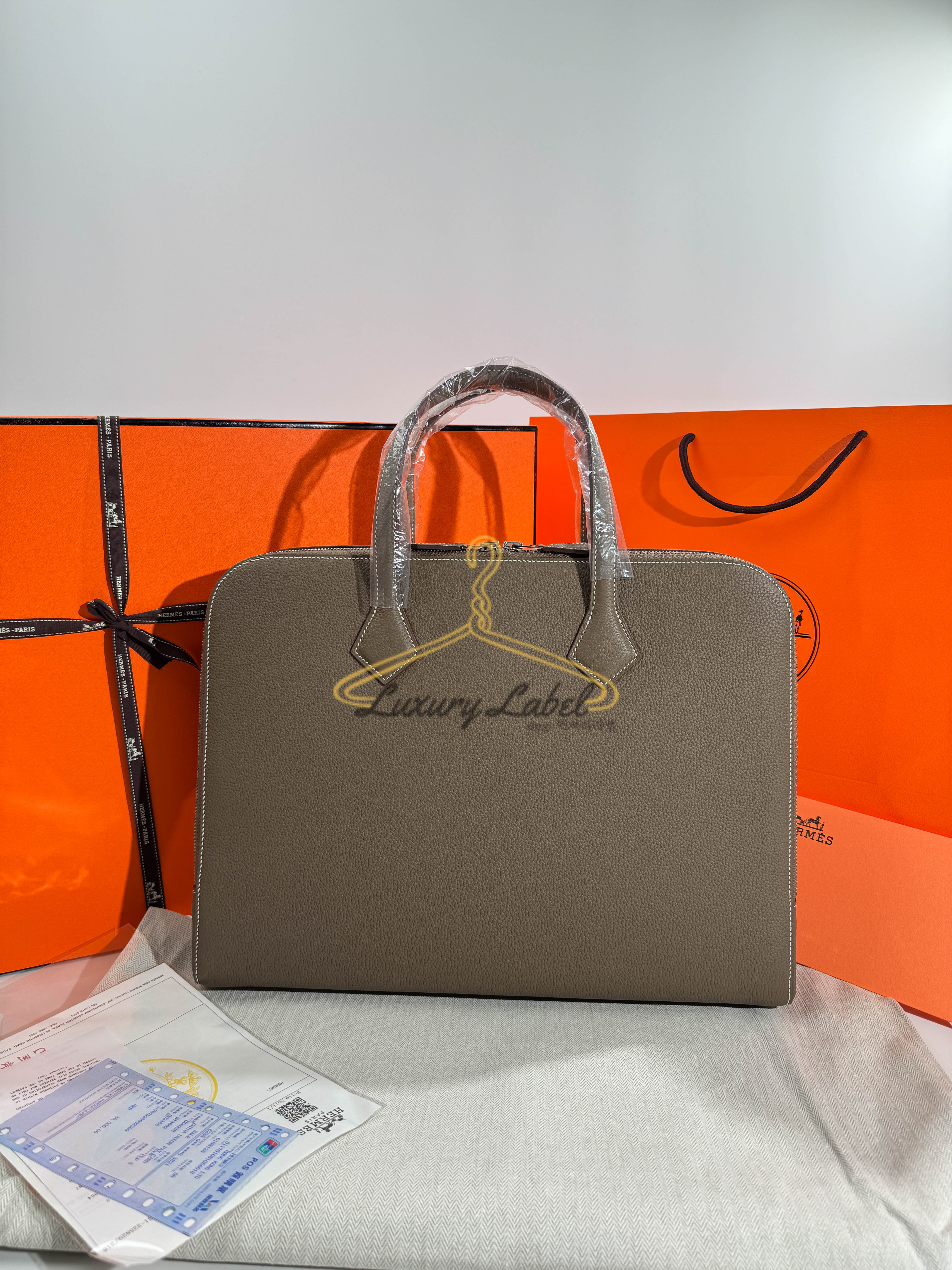 에르메스 남자 가방 빅토리아 라이트 브리프케이스 반수공 (컬러 에토프)